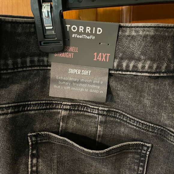 Torrid Bombshell Straight Black Acid Wash Jeans Size 14XT - Picture 4 of 6
